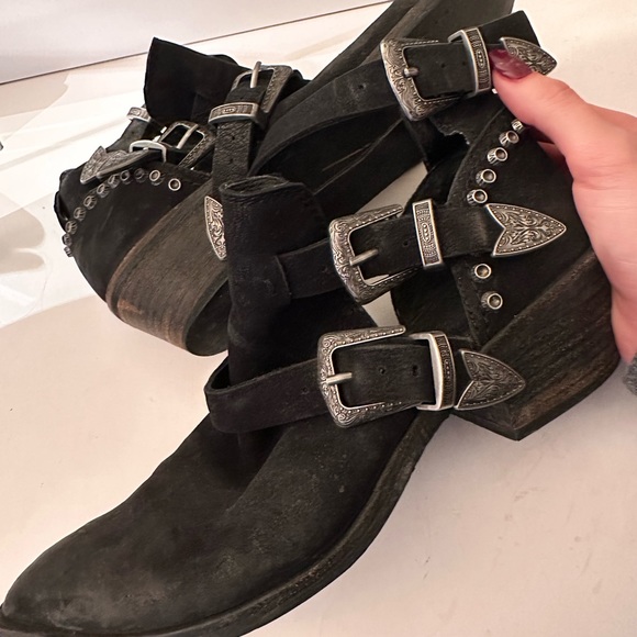 DOLCE VITA - Triple Buckle Black booties size 7.5 - Picture 4 of 10